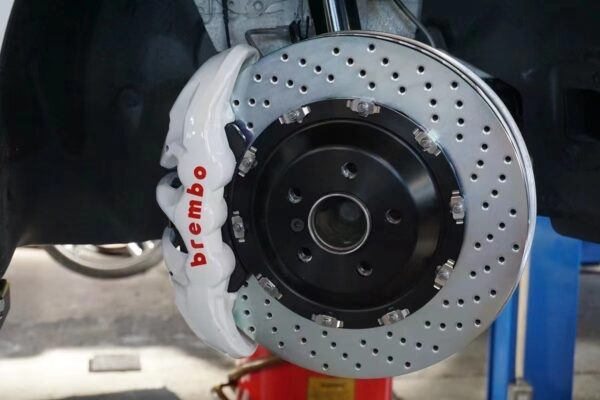 Усиленная 6ти поршневая тормозная система Brembo BM6 для Geely Coolray передняя ось от R19 — изображение 2