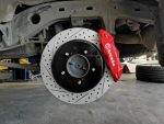 Спортивная 4х поршневая тормозная система для Dodge Challenger Brembo GT4 задняя ось от R17