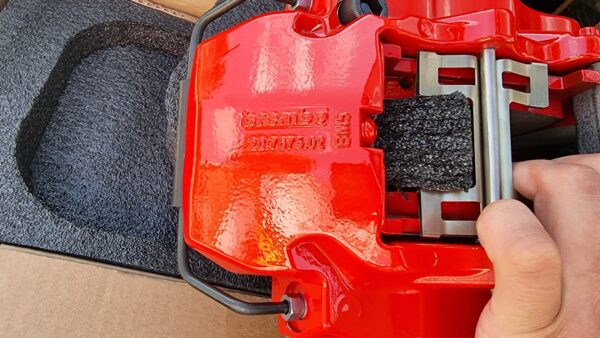 Спортивная 8ми поршневая тормозная система Brembo GT8 для Changan UNI-K передняя ось от R20 — изображение 3