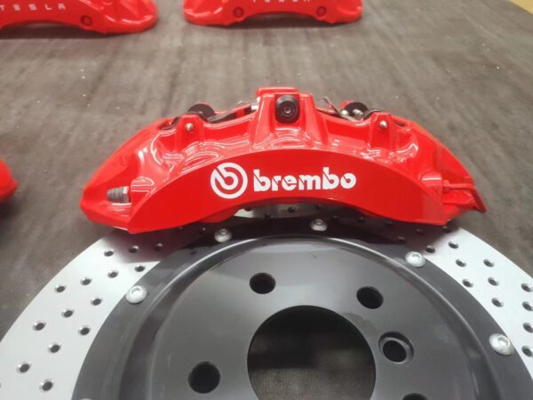 Усиленная 6ти поршневая тормозная система Brembo CTSV для Tank 300 передняя ось от R18 — изображение 2